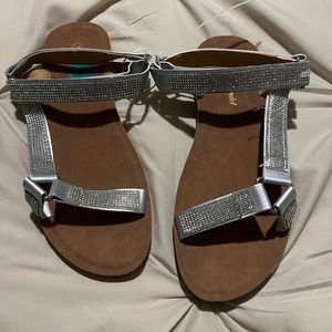 Women sandals